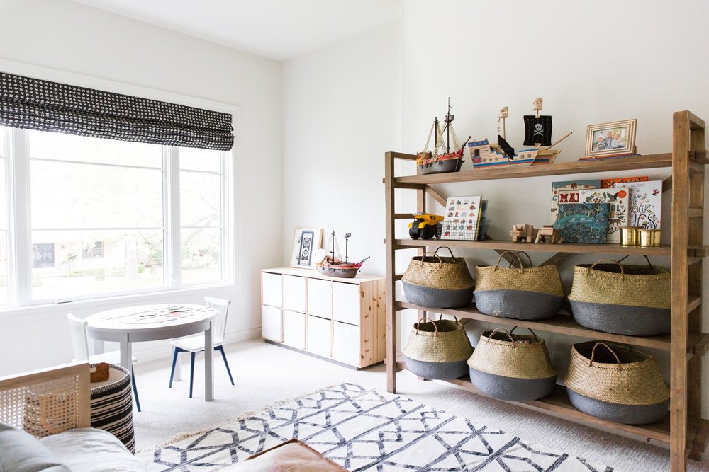 Shelving+and+Baskets+for+Toy+Storage+in+Coastal+Bohemian+Kids'+Playroom