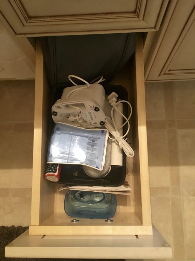 organized-bathroom-cabinets