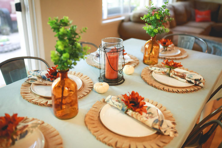 10 Gorgeous Thanksgiving Tablescapes