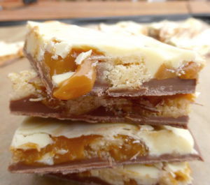 chocolate-caramel-shortbread-bark