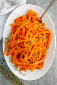 Slow-Cooker-Lemon-Thyme-Butter-Carrots-vegetarian-1