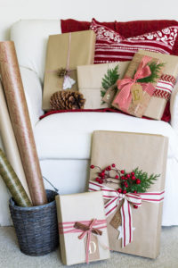 christmas-wrapping-using-natural-elements