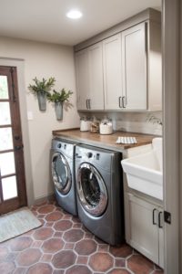 fixer-upper-laundry-room