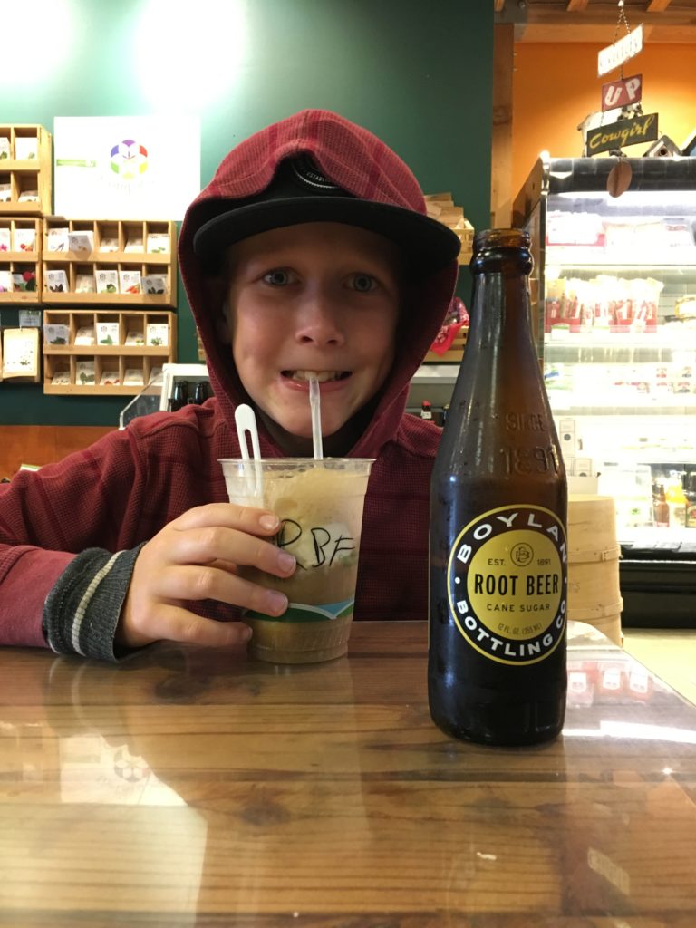 root-beer-float-at-cow-girl-creamery-pt-reyes-station
