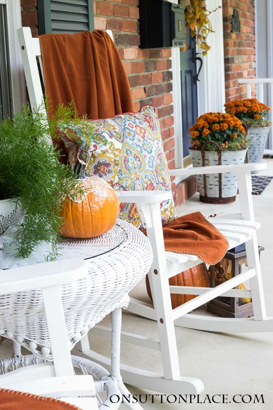 easy-fall-porch-decor