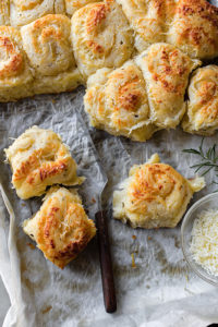 garlic-rosemary-asiago-rolls