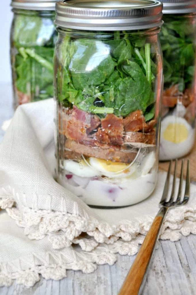 Spinach-and-Bacon-Mason-Jar-Salads
