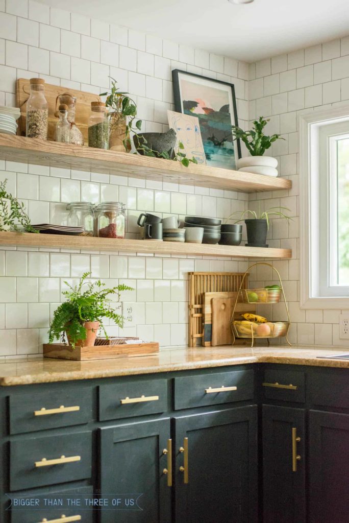 boho-style-kitchen-shelves