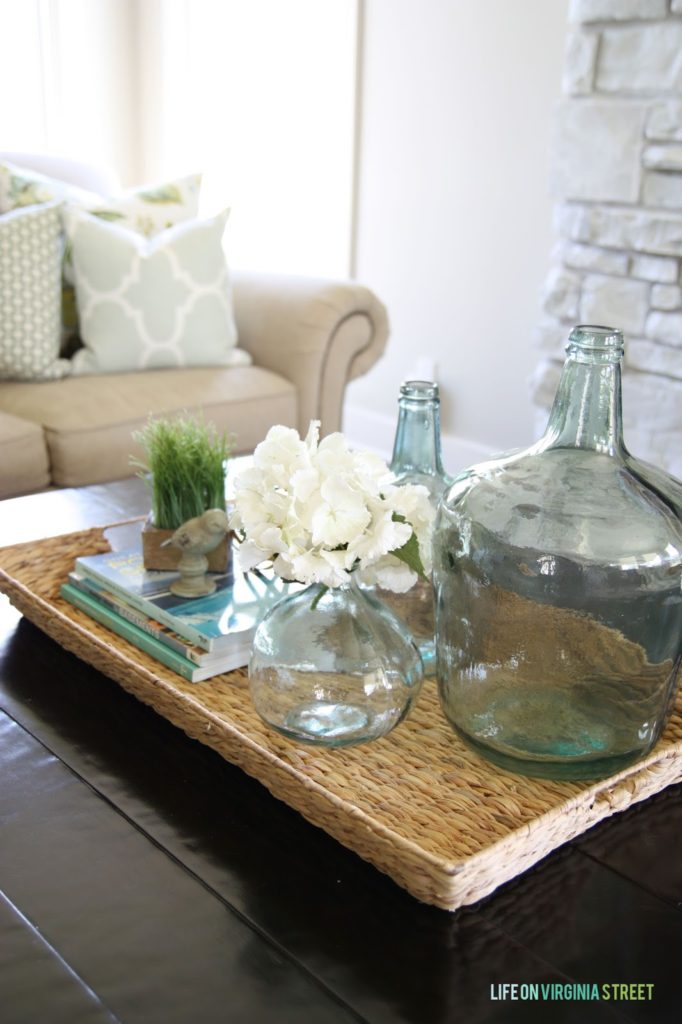 coastal-coffee-table-decor